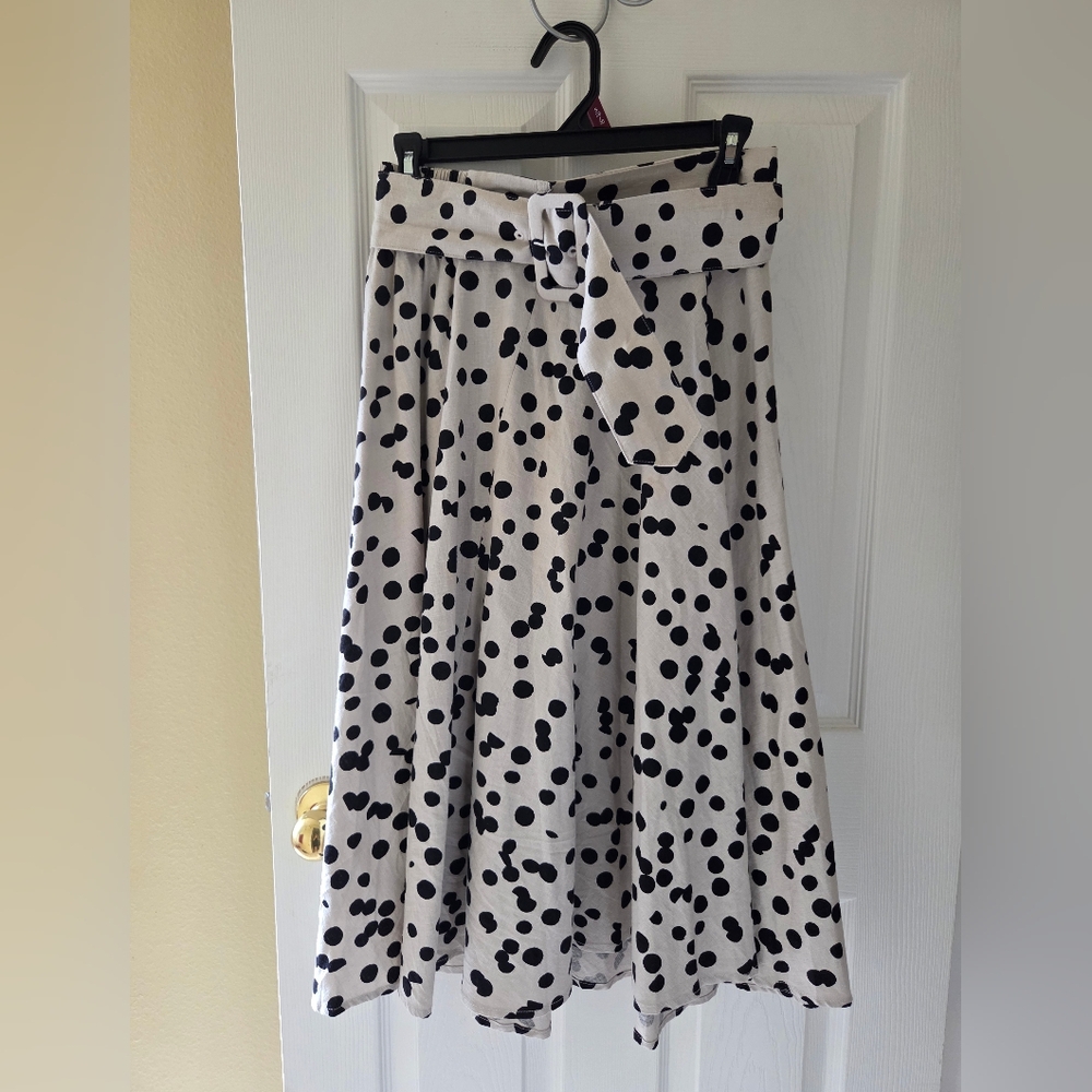 Tahari Black and White Pleated Midi Skirt